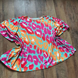 Women's Southern Stitch Short Sleeve Tee L-XL Pink Orange Leopard Print